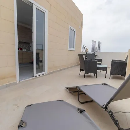 !! Studio Penthouse !! Marina !! Three Cities , Valletta Apartment Cospicua