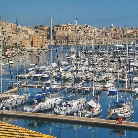 !! Studio Penthouse !! Marina !! Three Cities , Valletta Cospicua