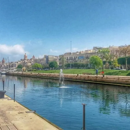 !! Studio Penthouse !! Marina !! Three Cities , Valletta Apartment Cospicua