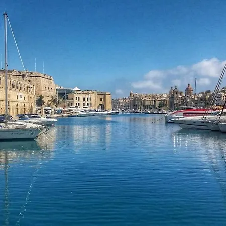 Apartment !! Studio Penthouse !! Marina !! Three Cities , Valletta Cospicua