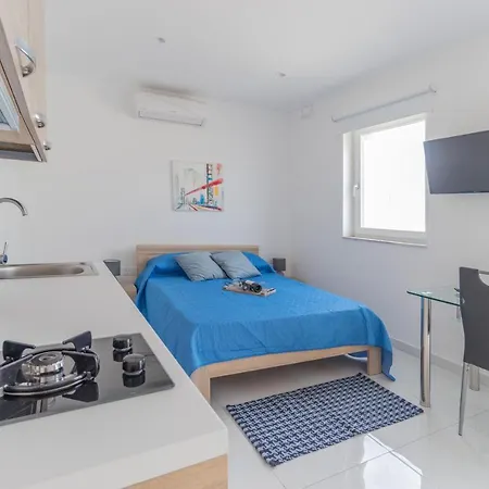 !! Studio Penthouse !! Marina !! Three Cities , Valletta Lägenhet
