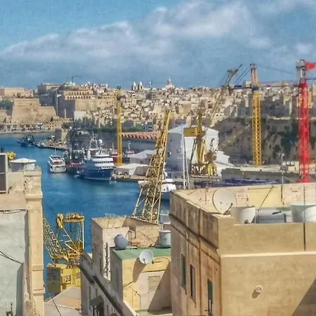 !! Studio Penthouse !! Marina !! Three Cities , Valletta Cospicua