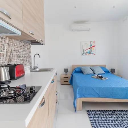 Lägenhet !! Studio Penthouse !! Marina !! Three Cities , Valletta Cospicua