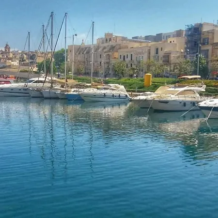 !! Studio Penthouse !! Marina !! Three Cities , Valletta * Cospicua